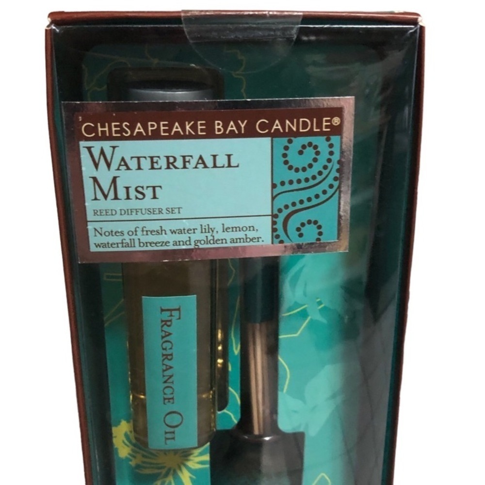 Chesapeake Bay Waterfall Mist Reed Diffuser Set - Picture 2 of 9